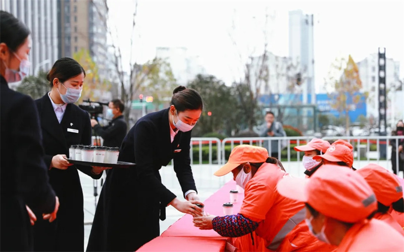 致敬城市美容師丨華地好生活集團(tuán)助力“建設(shè)者之歌”大型公益演出圓滿落幕